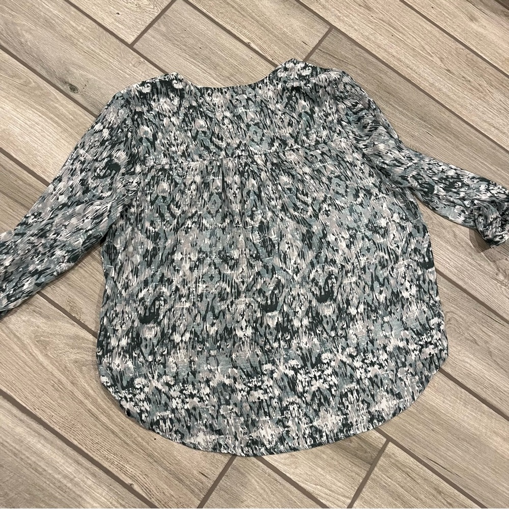 Liverpool Printed V Neck Long Sleeve Button Blouse size XL misty sage ikat - Picture 15 of 15